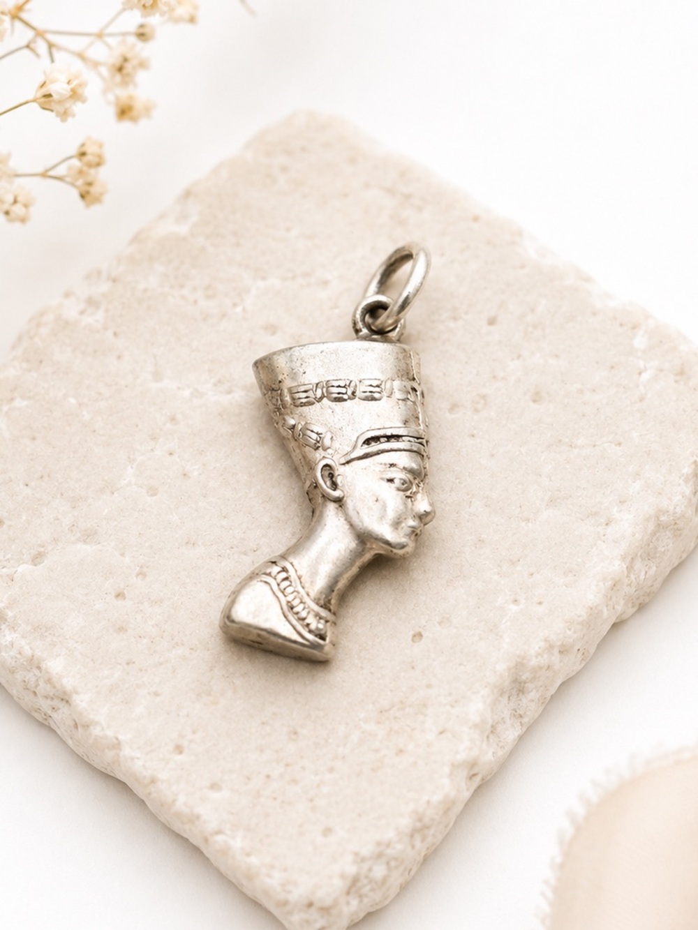 Vintage 925 Sterling Silver Nefertiti Profile Charm Pendant